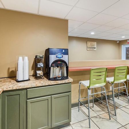 Econo Lodge Inn & Suites Binghamton Eksteriør bilde
