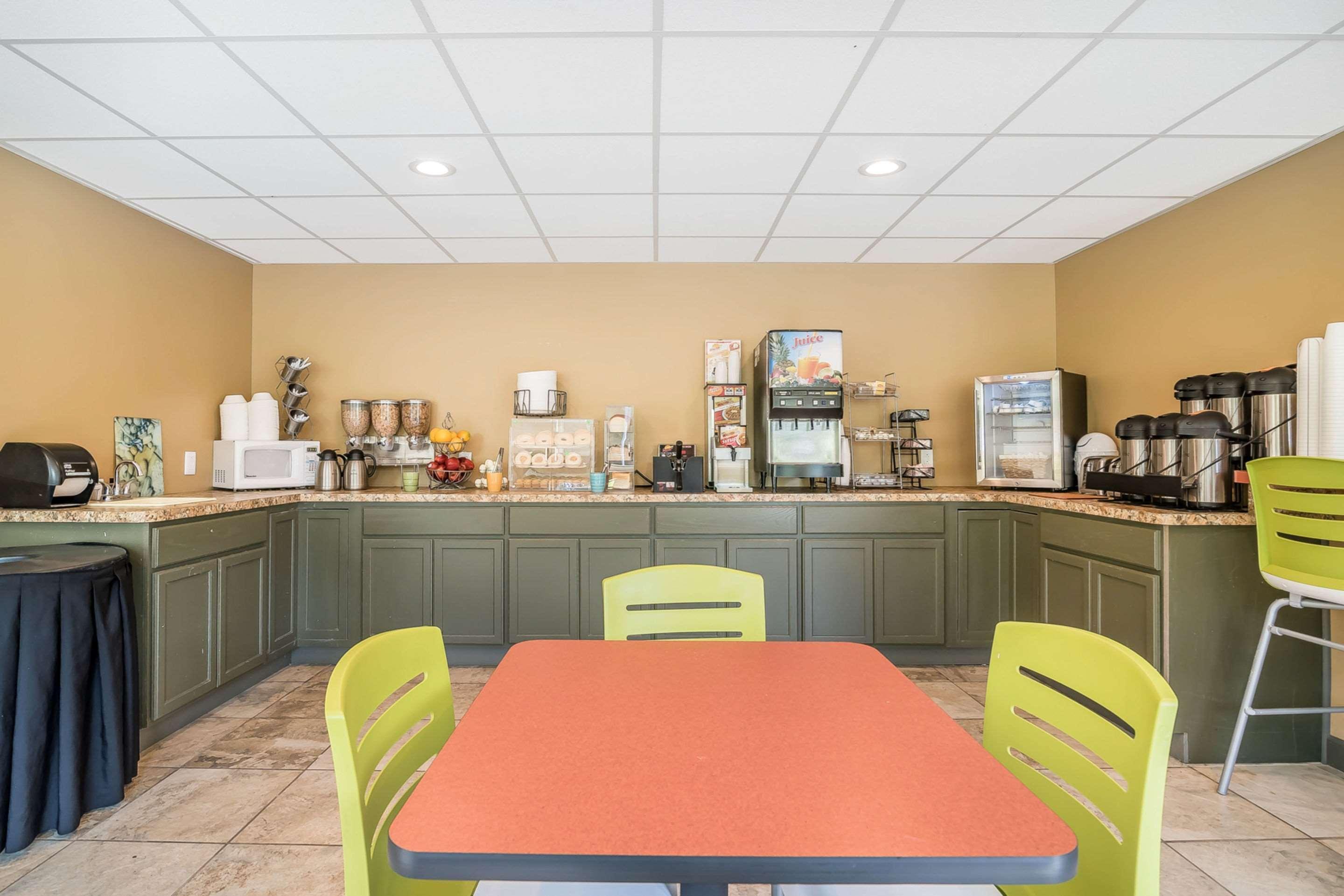 Econo Lodge Inn & Suites Binghamton Eksteriør bilde