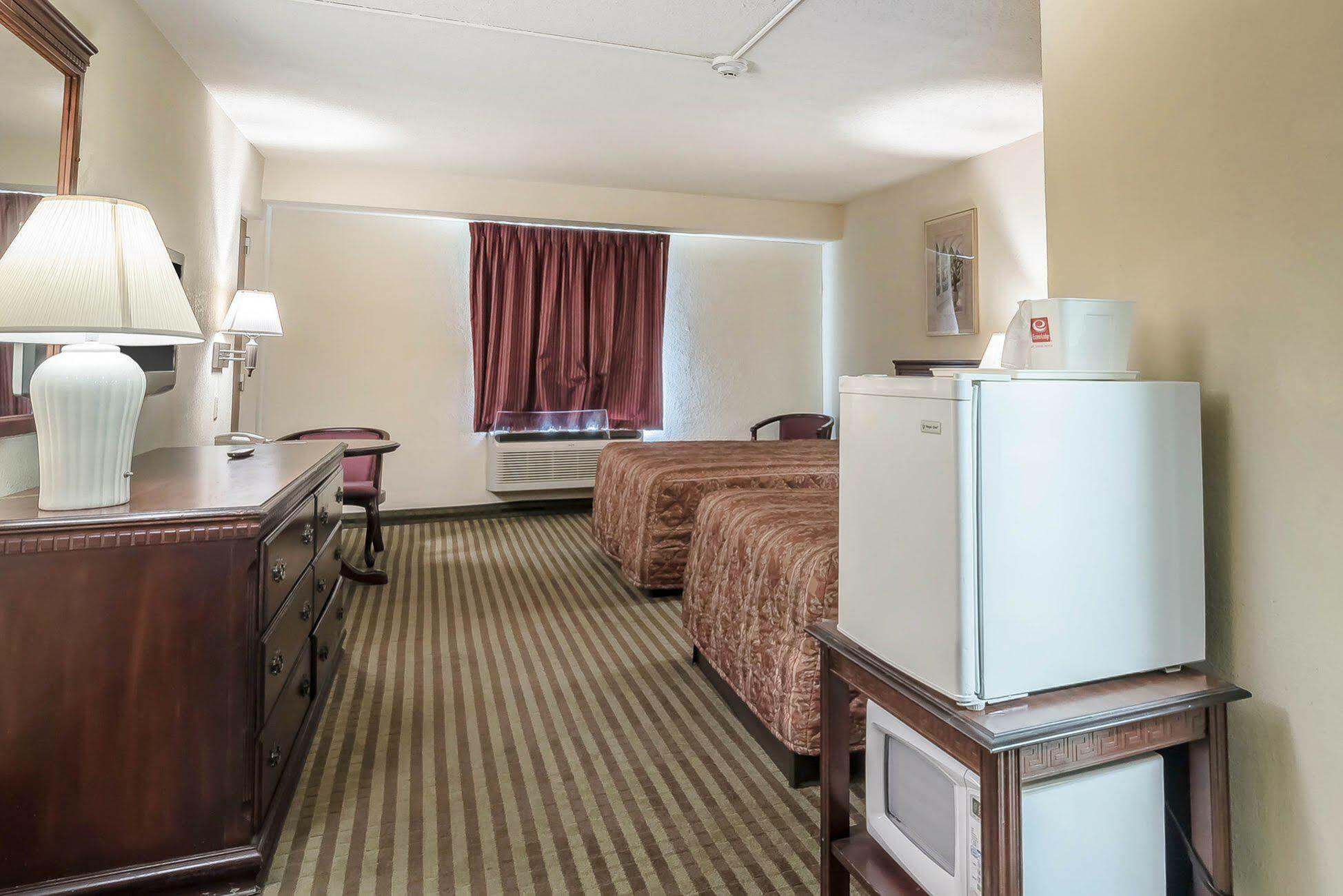 Econo Lodge Inn & Suites Binghamton Eksteriør bilde